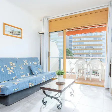 5 By Interhome Roses